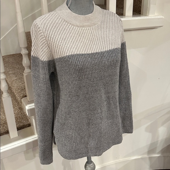 Women’s Roots sweater - Picture 2 of 5